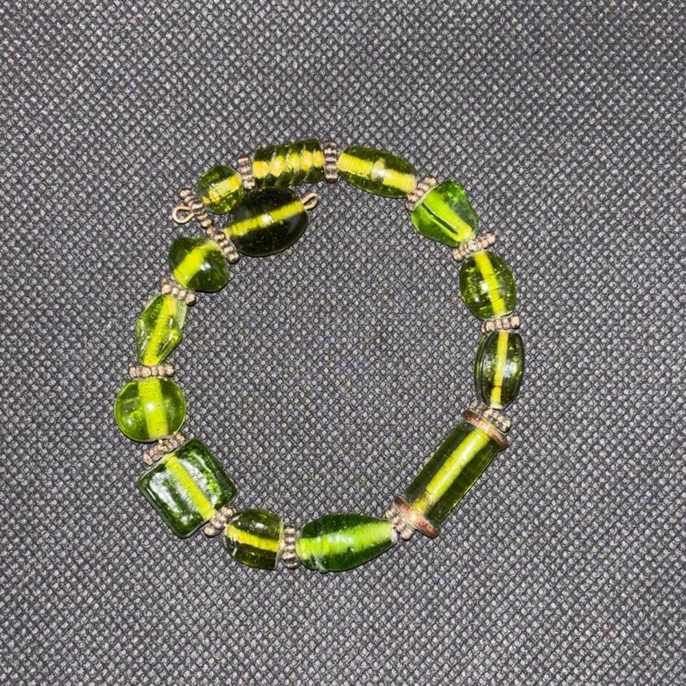 Vintage green bead bracelet with